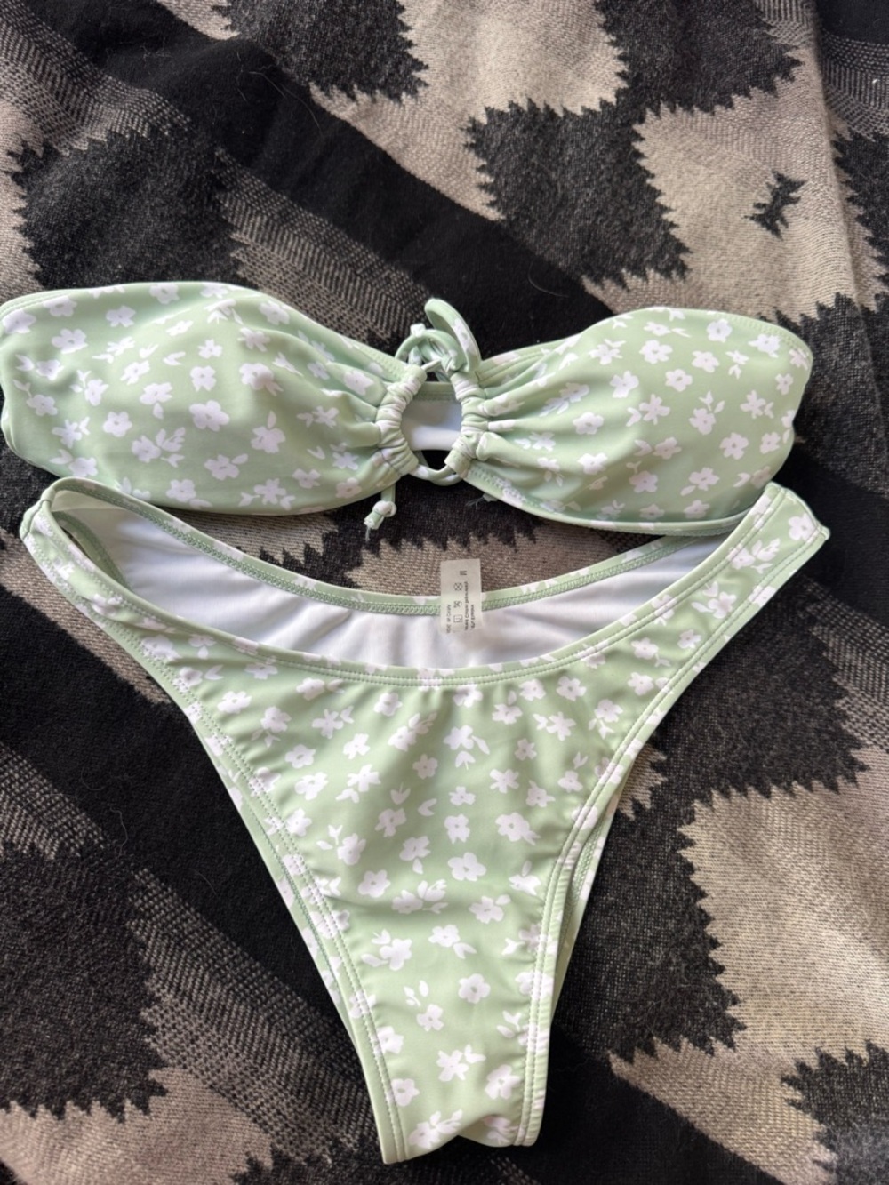 SHEIN Light Green Floral Bandeau Bikini Set